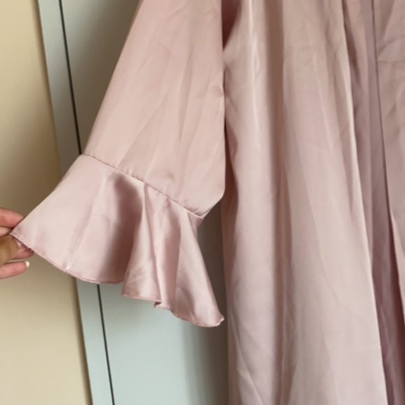 Silky blush robe - Picture 2 of 2